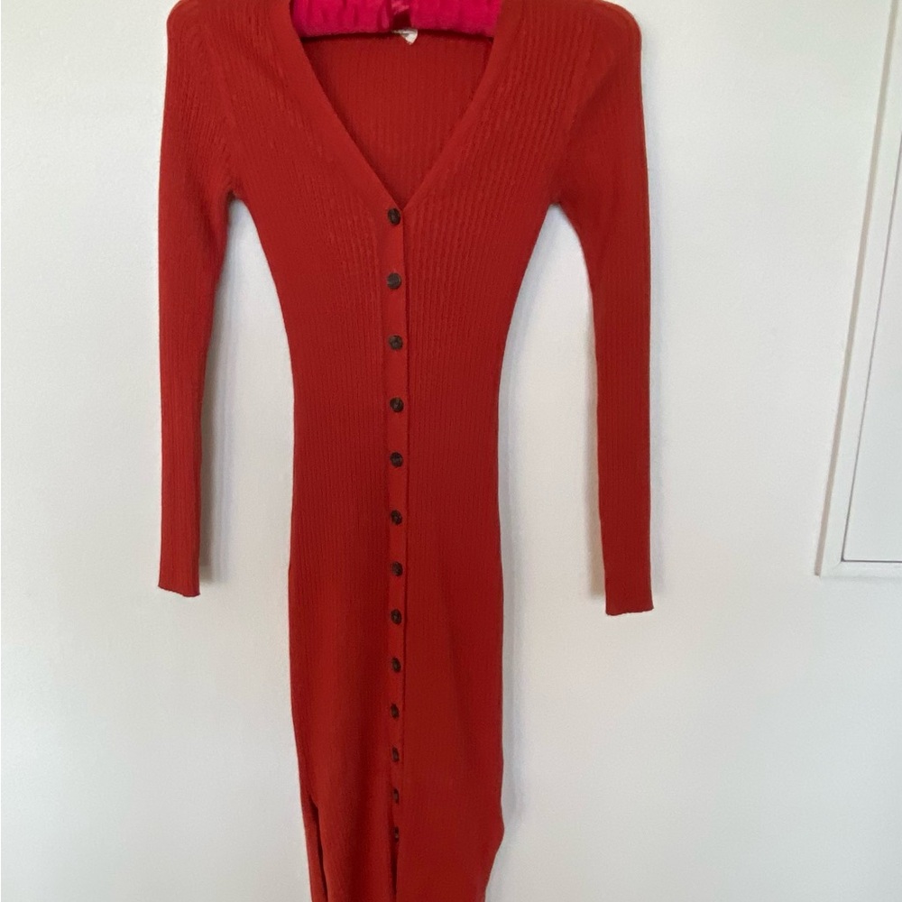 Woman’s Hippie Rose v-Neck button down sweater dress with side slits. Sz. XS.